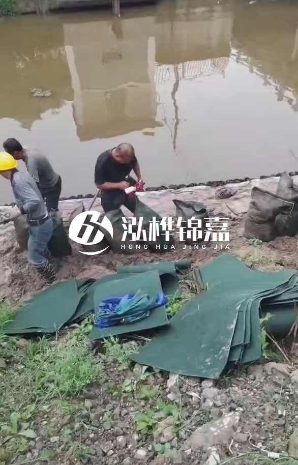 鄭州專業挖機打木樁-地基加固中挖機打木樁的優勢？