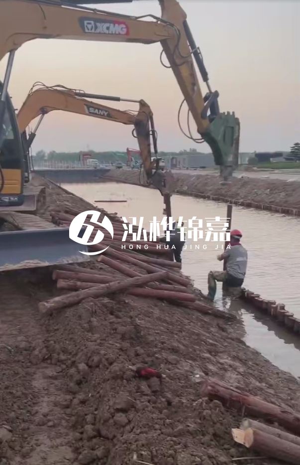 沈陽地基穩定打松木樁施工-地基是打樁好還是灌樁好？