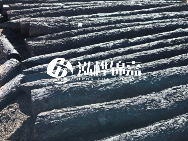 經(jīng)過(guò)防腐處理的松木樁價(jià)格貴多少？炭化處理的松木樁貴多少？